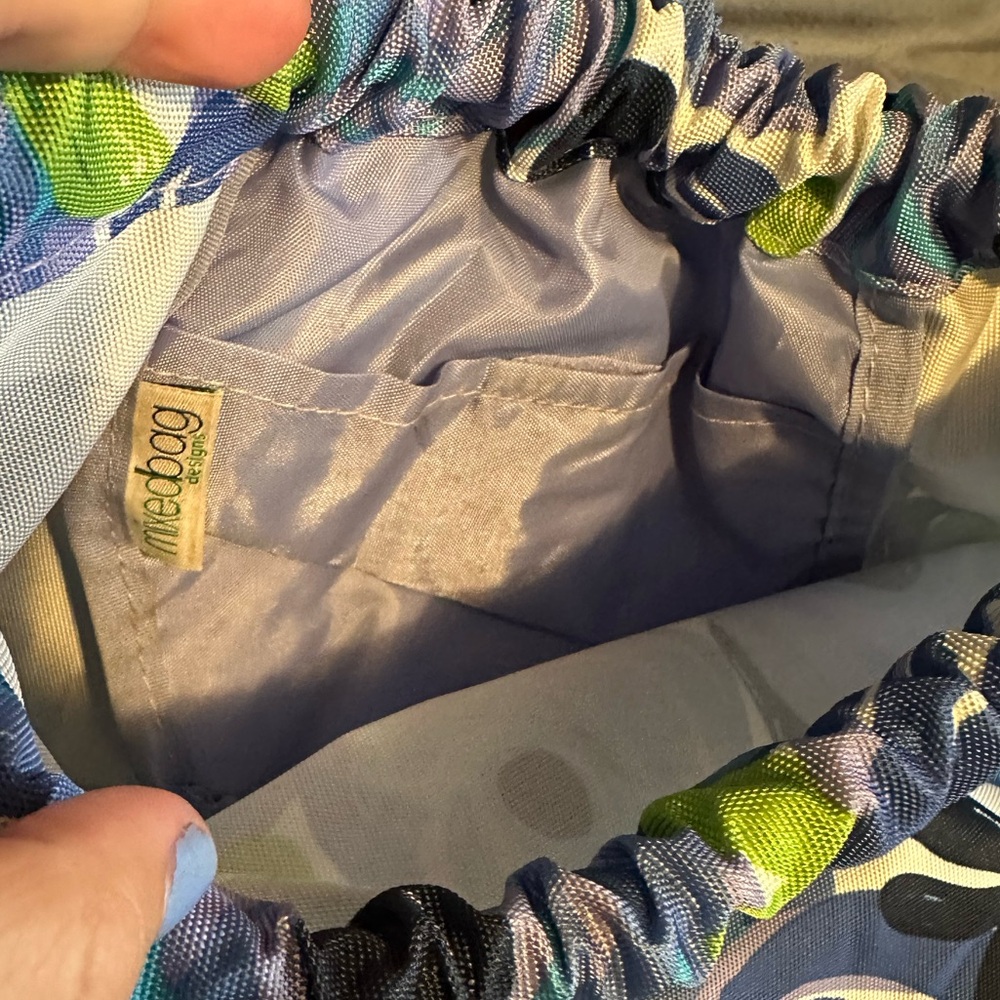 Floral Drawstring Backpack - Picture 3 of 3